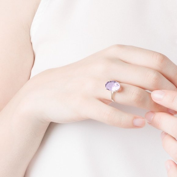 14K. SOLID GOLD RING WITH NATURAL OVAL AMETHYST - Picture 2 of 7